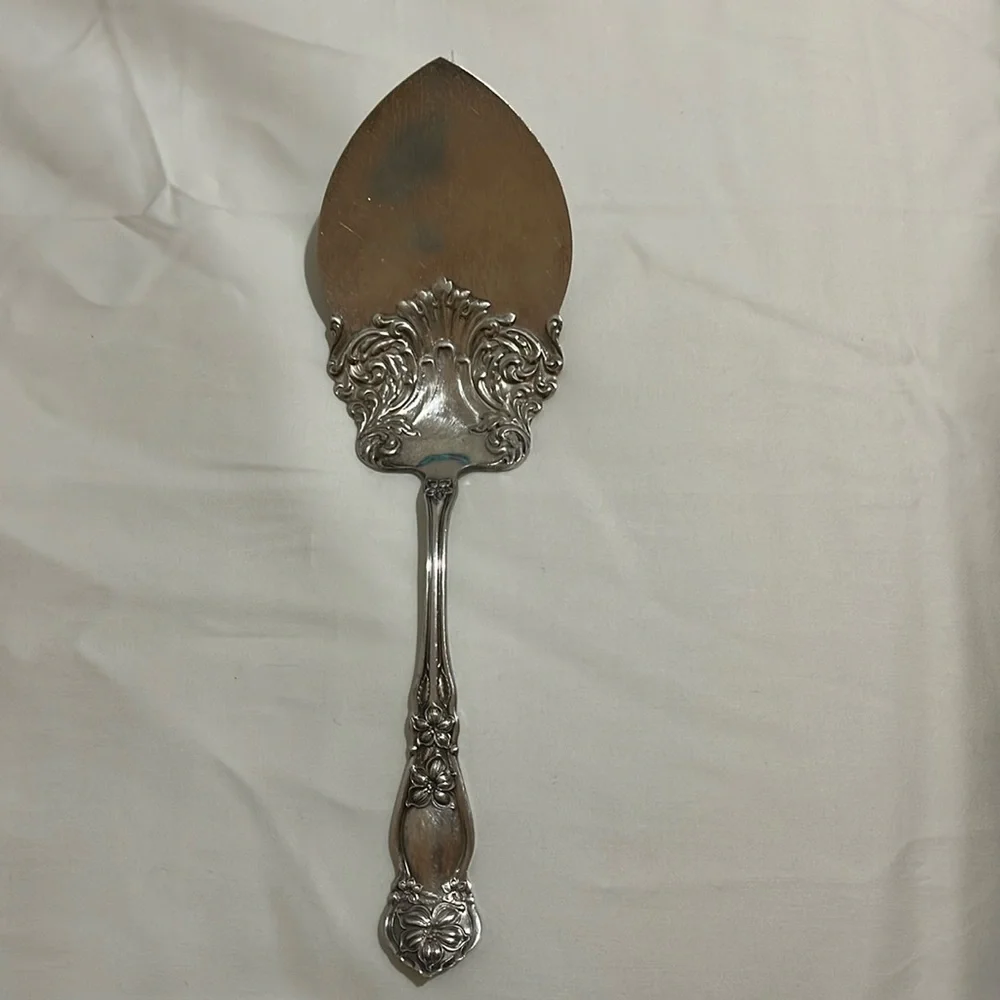 1910 Wm. Rogers Son AA Silverplate Orange Blossom Pastry Pie Entree Server Lot A